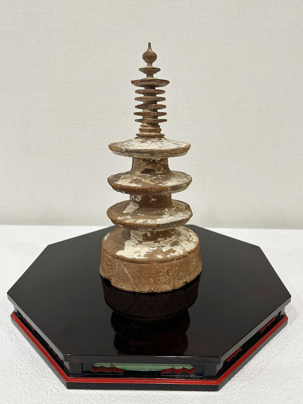 百万塔（自心印陀羅尼経収納）